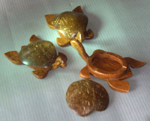 bali coconut ashtray in turtle model with cap